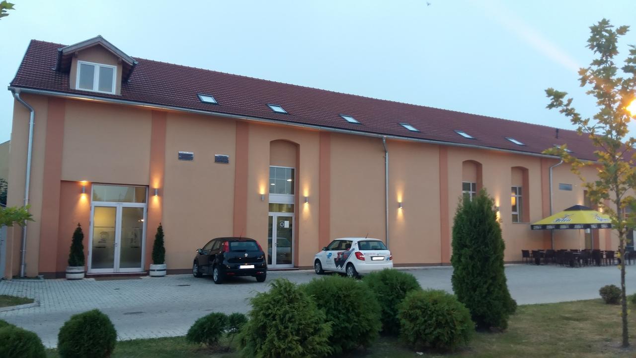 Hôtel Stari Mlin à Vrsac Extérieur photo